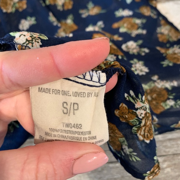 Rachel & Chloe | Floral Kimono - Picture 5 of 5